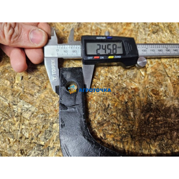 Ніж грунтофрези IT-220 правий (мб Ø-10 мм) -