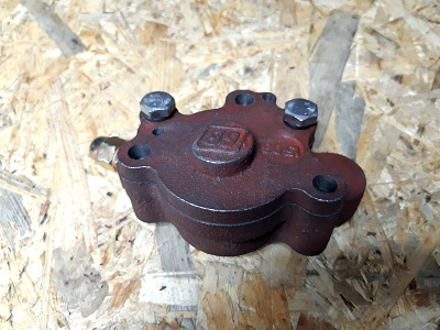 Oil pump of the engine DD1122VE