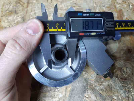 Кронштейн масляного фільтра М=18мм WB178 KM385BT(JM240/244/FT244/240)